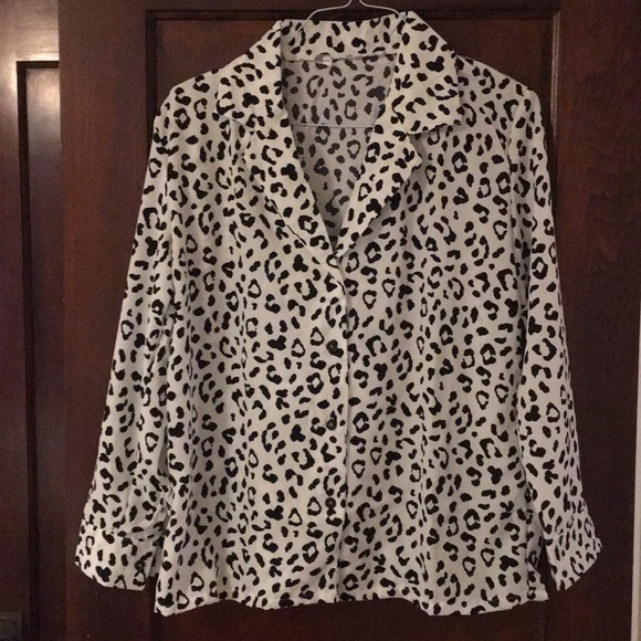 LAST ONE 2 TIMES HOST PICK Animal Print Shirt M/L - Picture 2 of 7